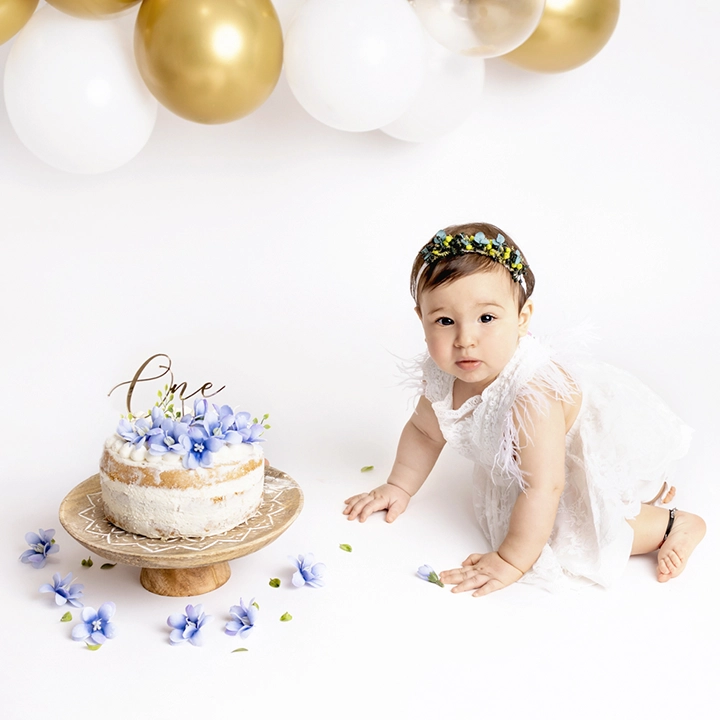 S&eacute;ance photo 1er anniversaire b&eacute;b&eacute; &agrave; Toulouse, smash cake et d&eacute;cor
