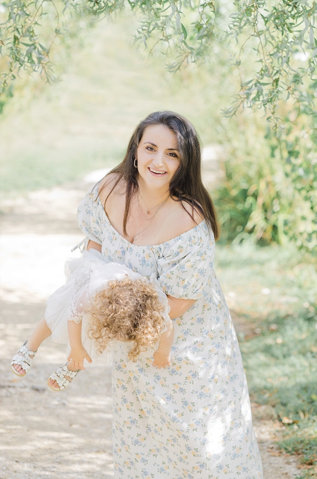 S&eacute;ance shooting photo famille en studio &agrave; Toulouse, interaction naturelle