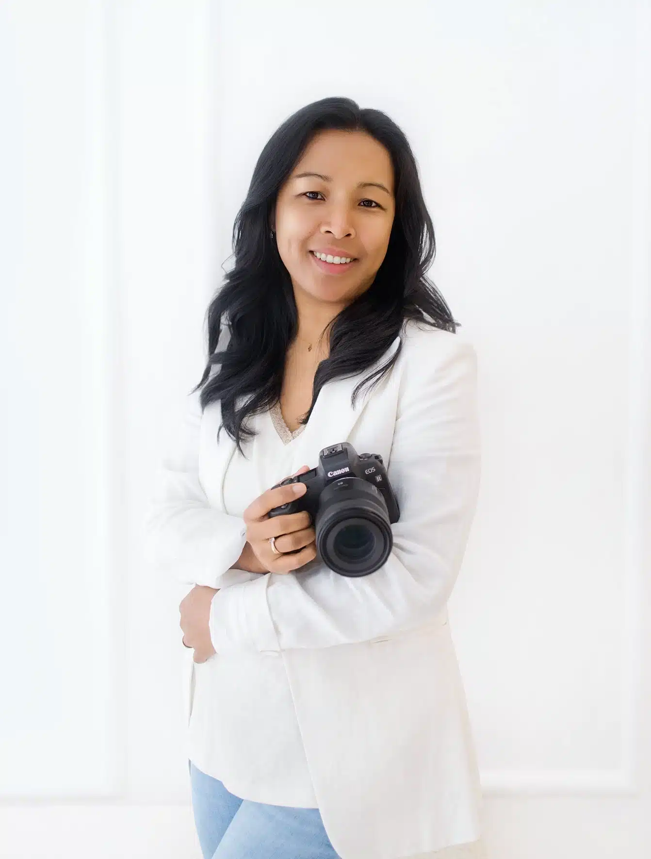 Portrait professionnel de Tiana votre photographe lumineuse et naturelle &agrave; Toulouse